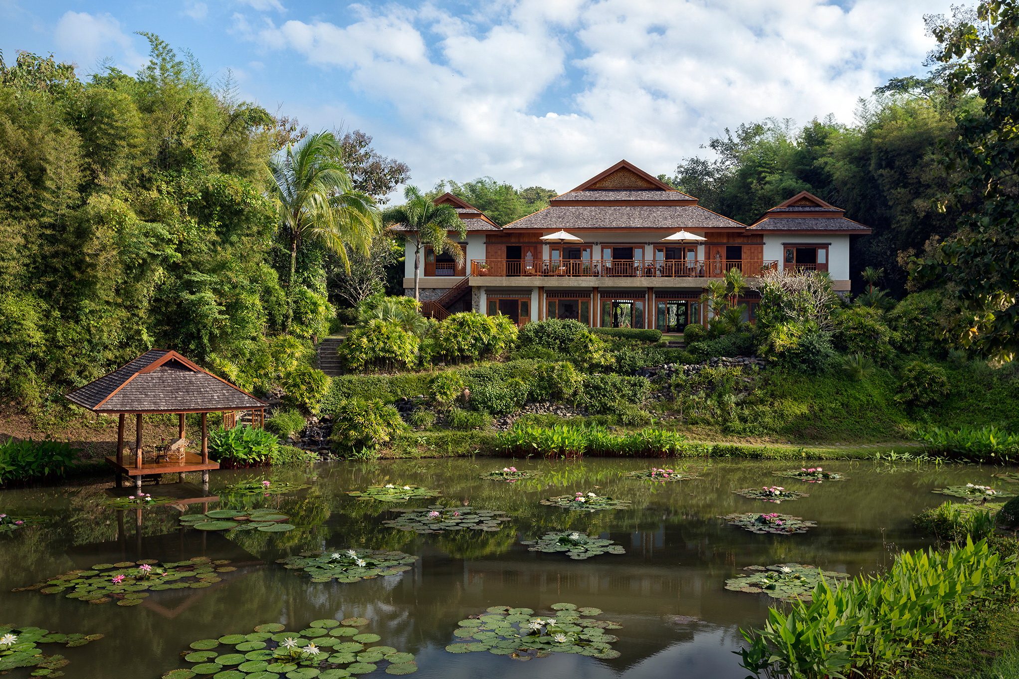 Baan Sak Tong Villa
